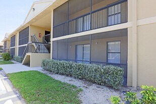 5331 Summerlin Rd in Ft. Myers, FL - Building Photo