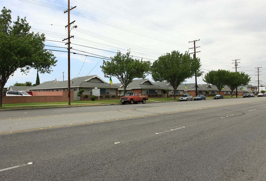 Woodruff Apartments in Bellflower, CA - Building Photo