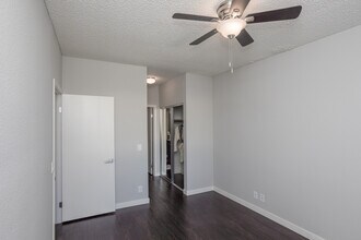 Cielo in Panorama City, CA - Foto de edificio - Interior Photo