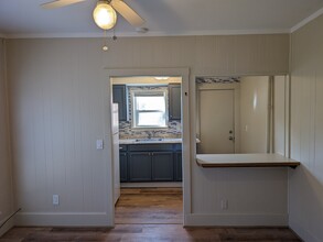 733 E Clinton St in Howell, MI - Building Photo - Building Photo