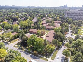 65 Inverlochy Blvd in Markham, ON - Building Photo