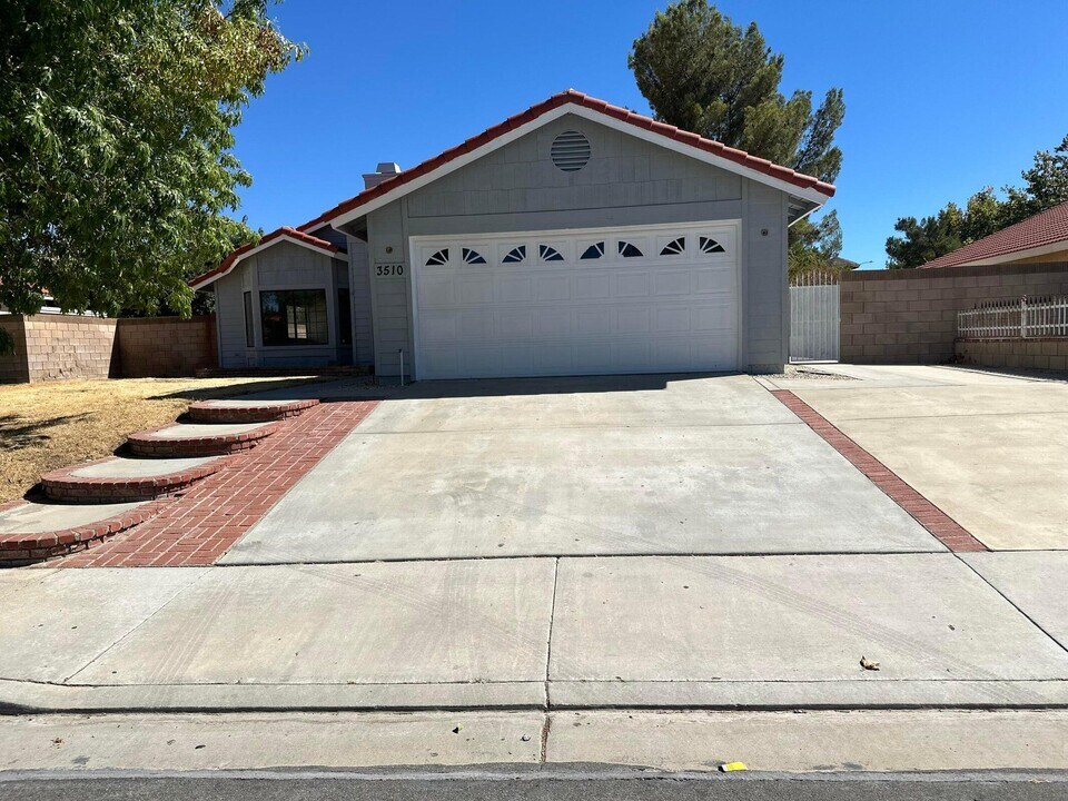 3510 Southview Ct in Palmdale, CA - Building Photo