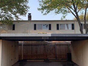 13140 Trail Hollow Dr in Houston, TX - Building Photo - Building Photo