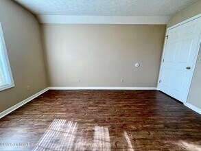 907 E Hackberry St in Salem, IN - Building Photo - Building Photo