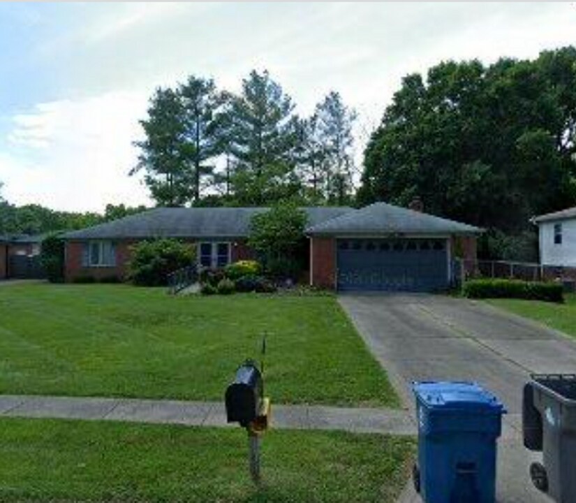 6110 Munsee Ln in Indianapolis, IN - Building Photo