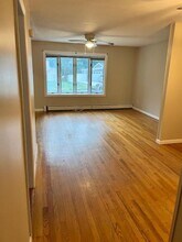 38 Juanita Ave in Huntington, NY - Foto de edificio - Building Photo