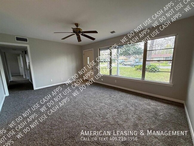237 Berkshire Ln in Beaumont, TX - Building Photo - Building Photo