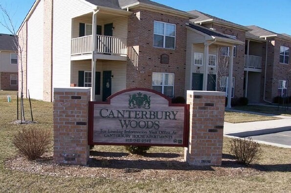 Canterbury Woods in Morris, IL - Building Photo - Building Photo