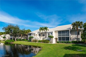784 Willowbrook Dr in Naples, FL - Building Photo - Building Photo