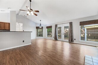 15 Tulip Hill Ct in Spring, TX - Building Photo - Building Photo