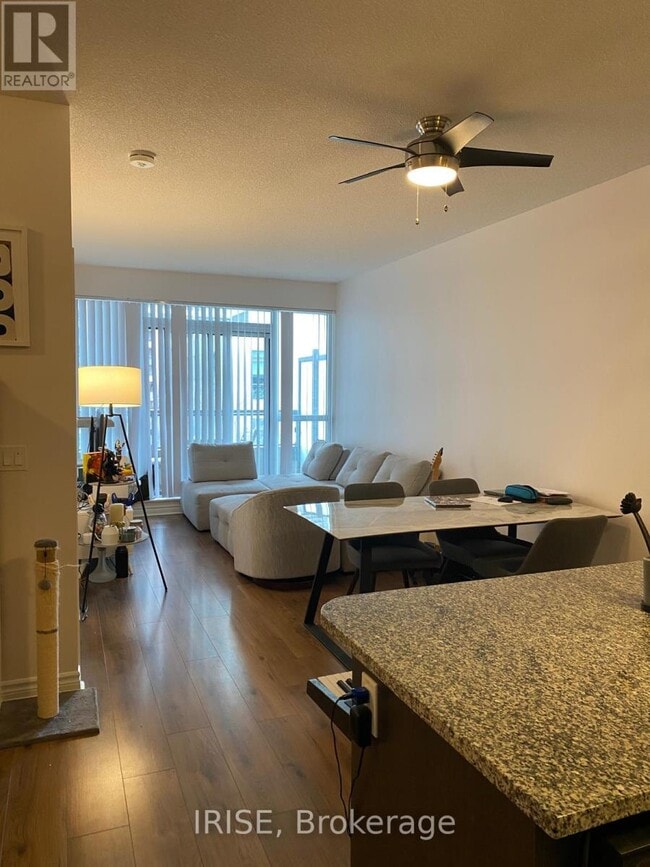 349 Rathburn Rd W in Mississauga, ON - Building Photo - Building Photo