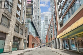 8-2608 Mercer St in Toronto, ON - Building Photo - Building Photo