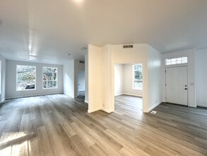 110 Puyallup Dr in Elma, WA - Building Photo - Building Photo