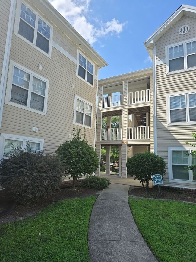 property at 3324 Harbour Pointe Pl