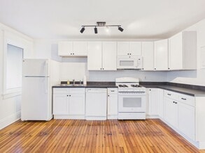 2447 Penn St in Harrisburg, PA - Building Photo - Building Photo