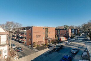 Regency North in Everett, MA - Building Photo