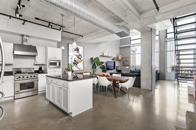 property at 800 W 5th St