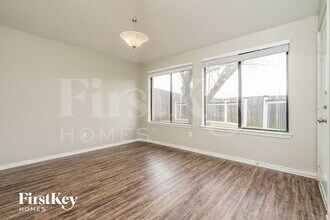 7921 Rice Dr in Rowlett, TX - Foto de edificio - Building Photo