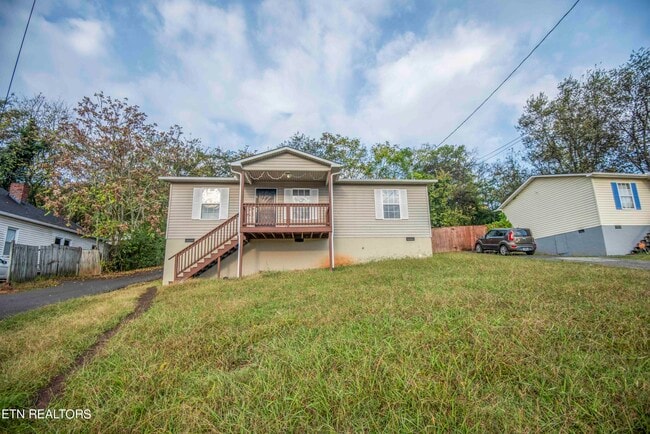 1321 Baker Ave