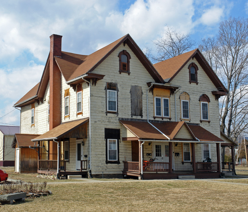 Apartments in Jersey Shore, PA - Building Photo