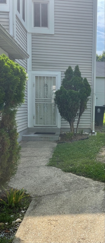 property at 4605 Winterberry Ln