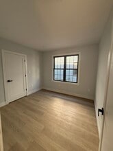 17941 144th Ave, Unit 2 in Jamaica, NY - Foto de edificio - Building Photo