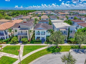 1026 Faulkner Ter in Palm Beach Gardens, FL - Foto de edificio - Building Photo