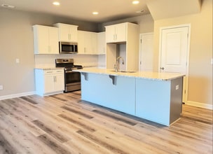 212 Peach Orchard Ct in Mebane, NC - Building Photo - Building Photo