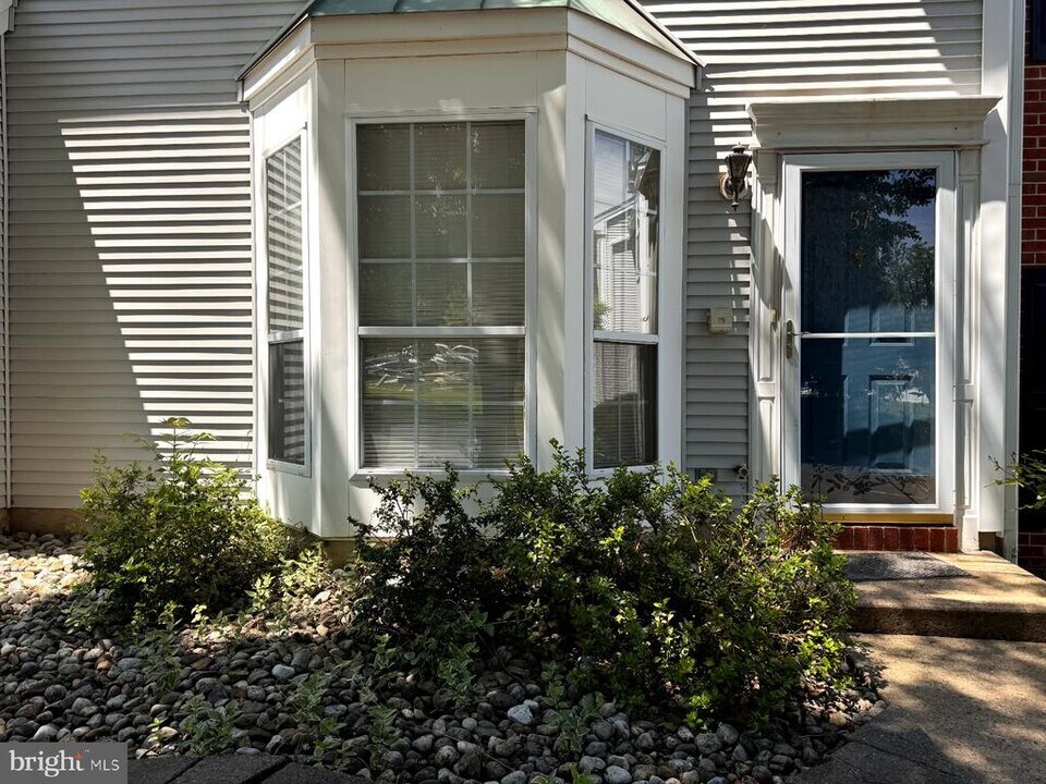 57 Columbus Dr in Franklin Township, NJ - Building Photo