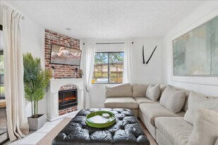 171 Salmon Dr NE in Palm Bay, FL - Building Photo