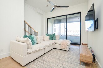 6125 Cottage Grove Lake Dr in Houston, TX - Building Photo - Building Photo