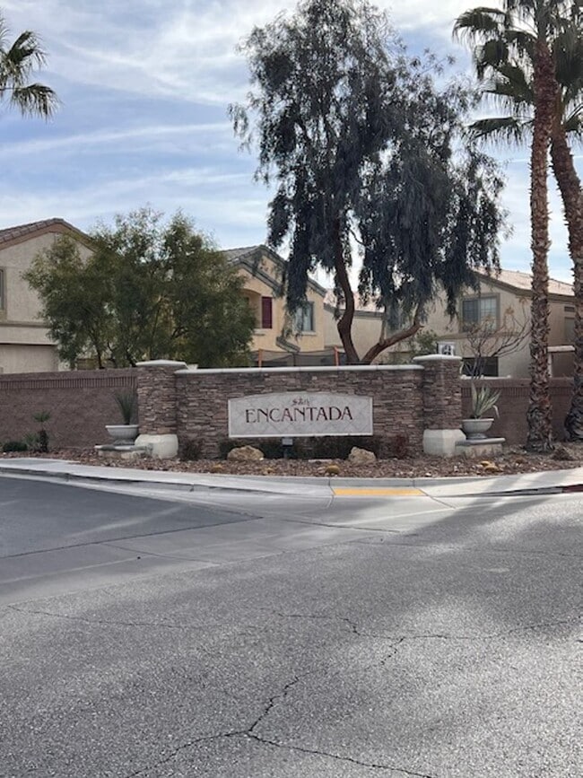 5473 Tinker Toy Ave in Las Vegas, NV - Building Photo - Building Photo