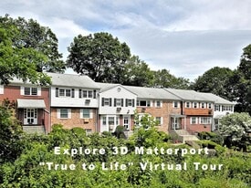 403 Woodland Hills Rd in White Plains, NY - Building Photo