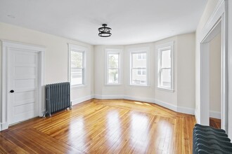 57 Yale St in Medford, MA - Foto de edificio - Building Photo