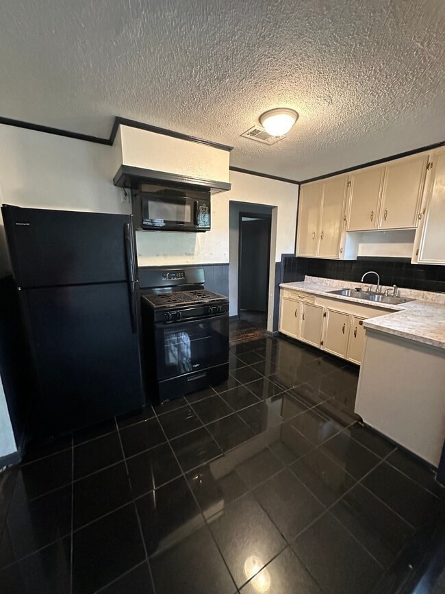 1105 Christy St in Bossier City, LA - Building Photo - Building Photo