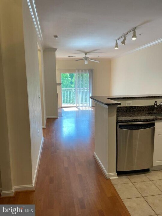 9486-9486 Virginia Center Blvd in Vienna, VA - Building Photo
