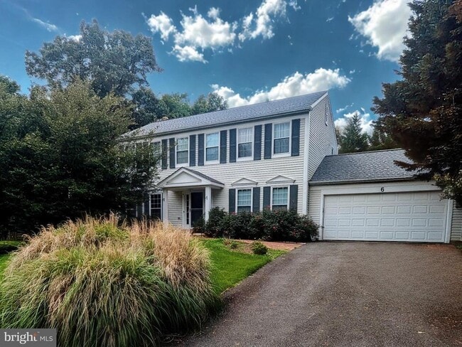 property at 6 S Lowery Ct