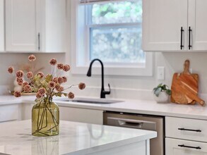 3917 Shasta Dr in Bloomington, IL - Building Photo - Building Photo