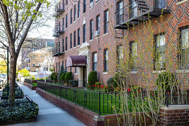 54 Bay 29th St in Brooklyn, NY - Foto de edificio - Building Photo