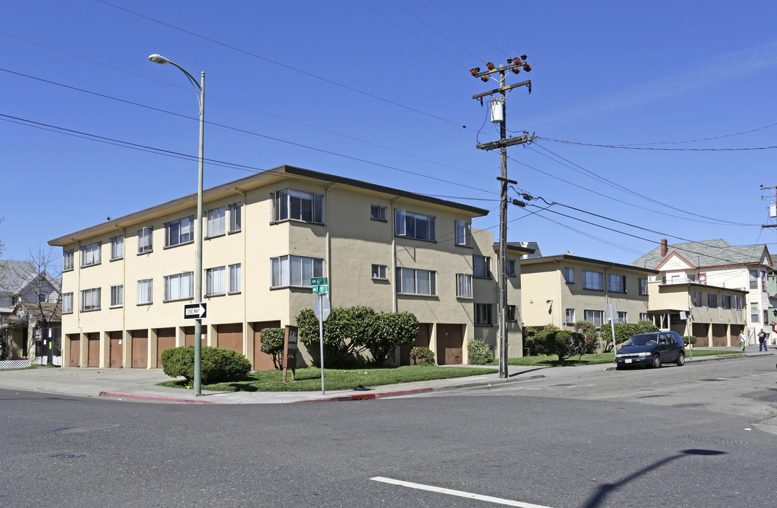 Eastlake Apartment in Oakland, CA - Building Photo