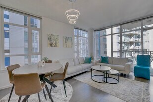 35 W 2nd Ave in Vancouver, BC - Building Photo