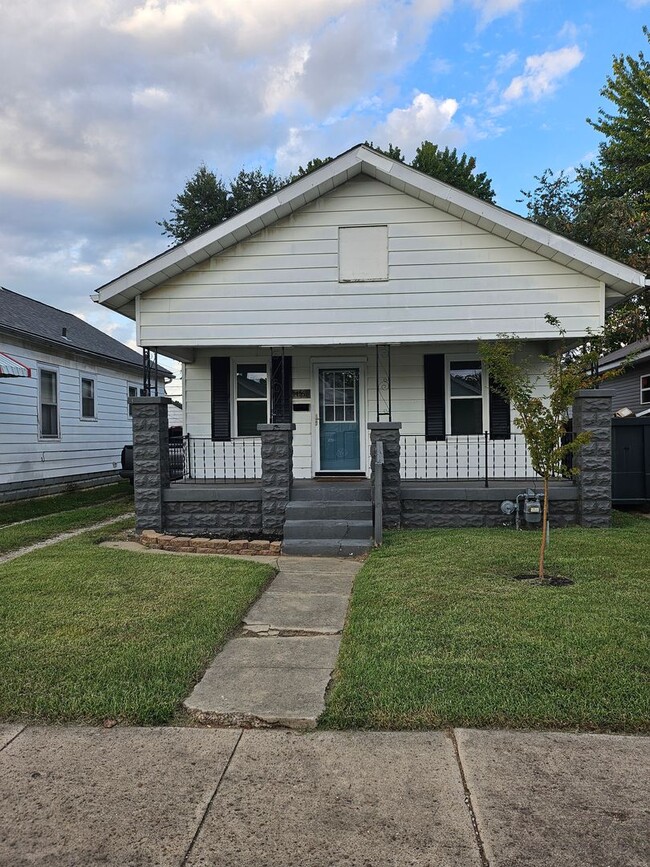 property at 1416 E Indiana St