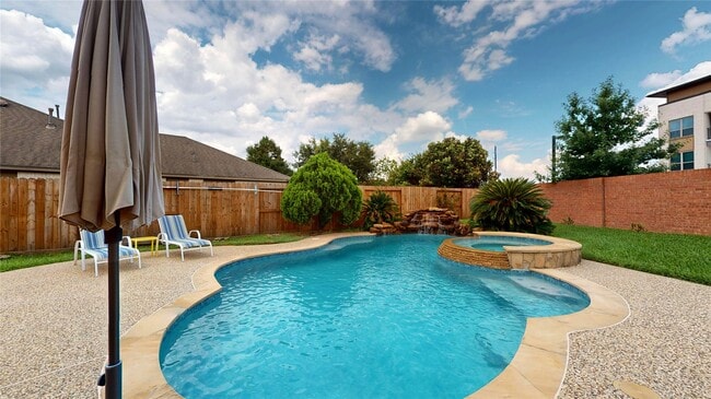 property at 2001 Balsam Lake Ln