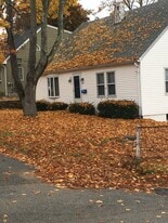 80 Ide Ave, Unit 2nd floor in East Providence, RI - Building Photo