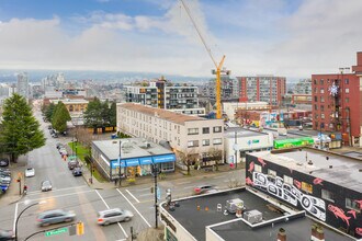 107-111 E Broadway Ave in Vancouver, BC - Building Photo - Building Photo
