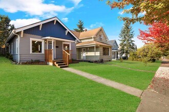 4116 S Thompson Ave, Unit Furnished AND Utilities in Tacoma, WA - Building Photo - Building Photo