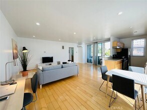 1114 6th St, Unit 5 in Santa Monica, CA - Building Photo - Building Photo