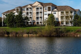 The Ashborough in Ashburn, VA - Foto de edificio - Building Photo