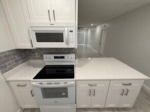 1906 Palmland Dr in Boynton Beach, FL - Building Photo - Building Photo