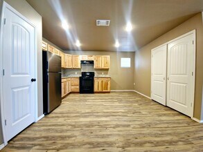 2204 E 10th St in Lubbock, TX - Building Photo - Building Photo